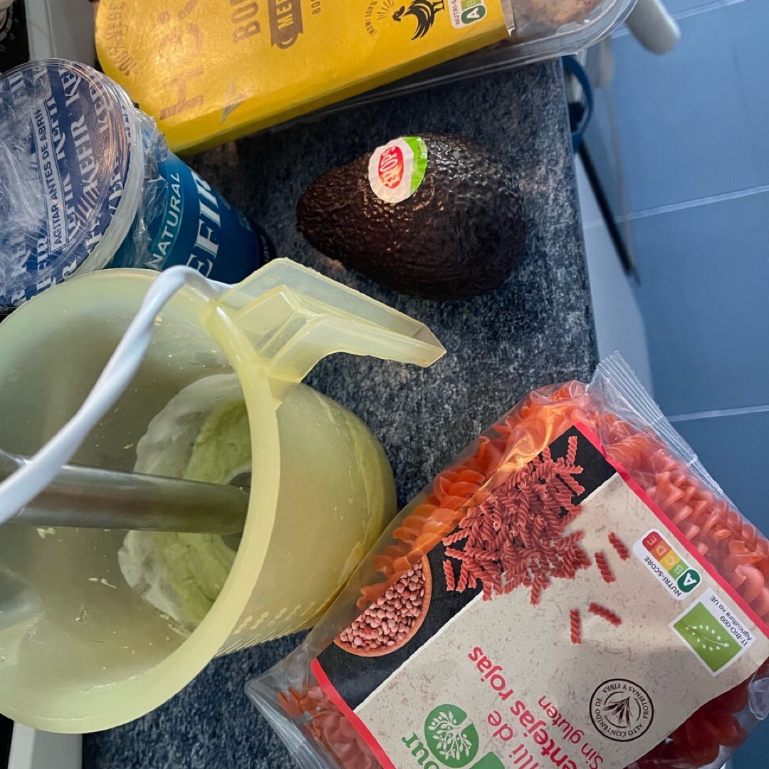 Hélices de lentejas rojas sin gluten con salsa casera y Heura Paso 0