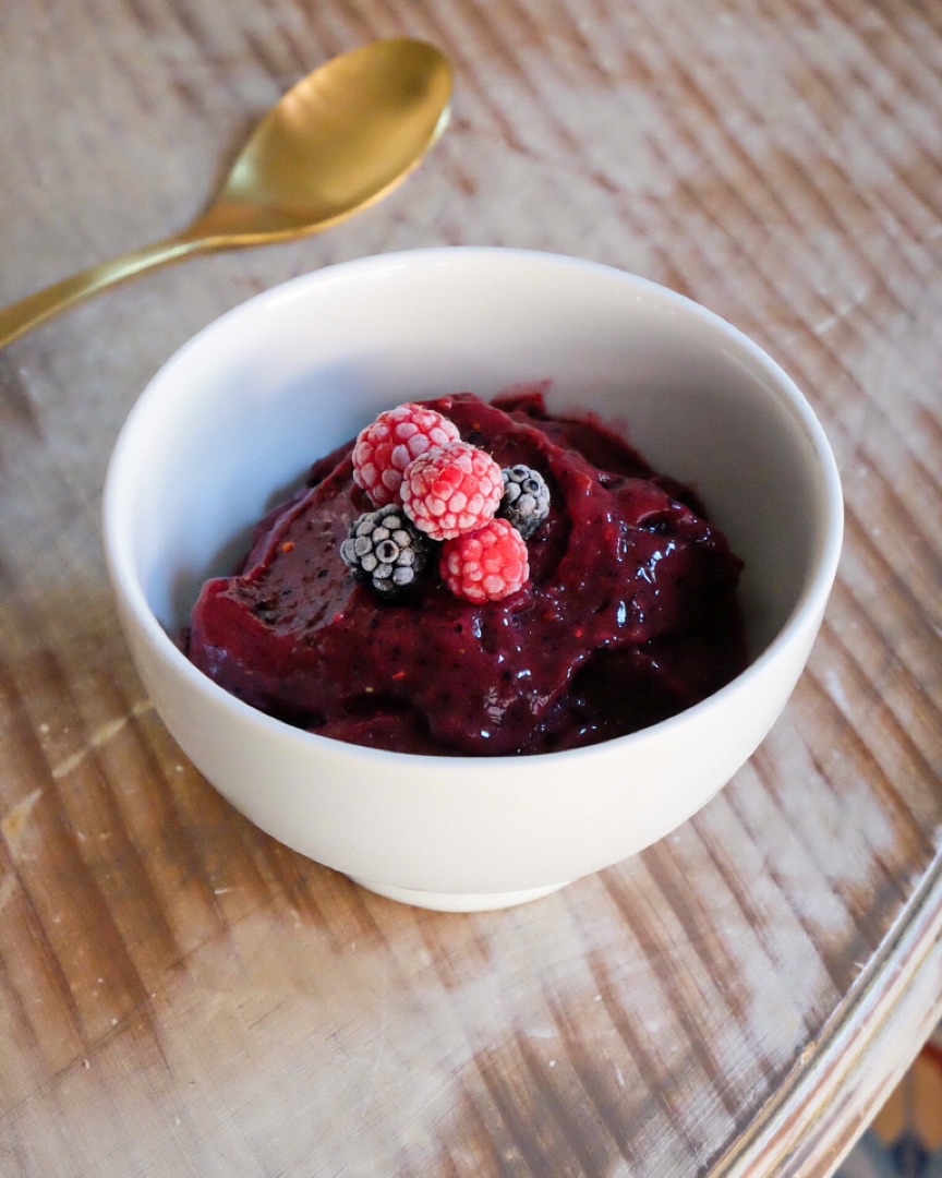 Helado instantaneo de frutos rojos