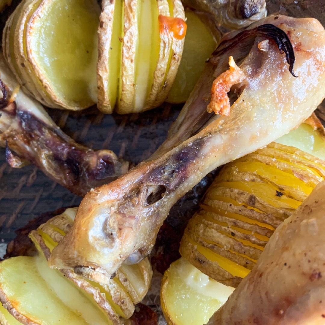 Pollo al horno con patatas asadas Pollo al horno con patatas asadas