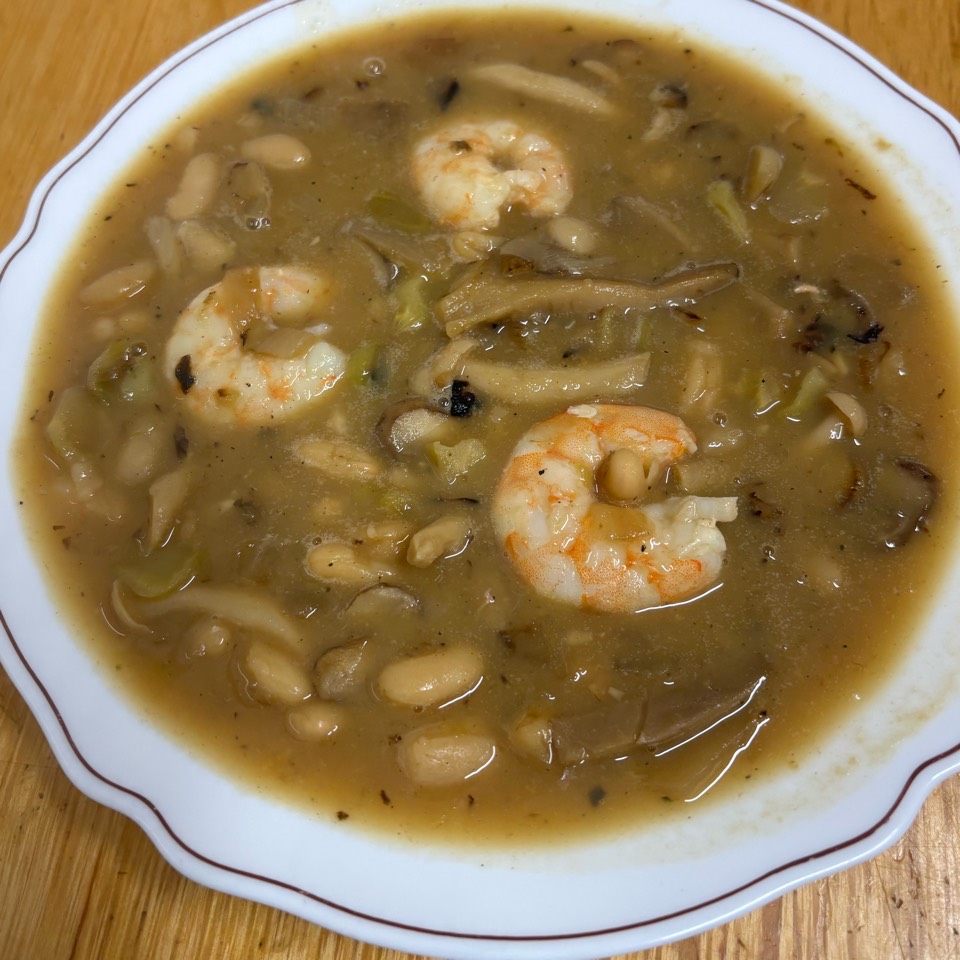 Alubias con setas y gambas Alubias con setas y gambas