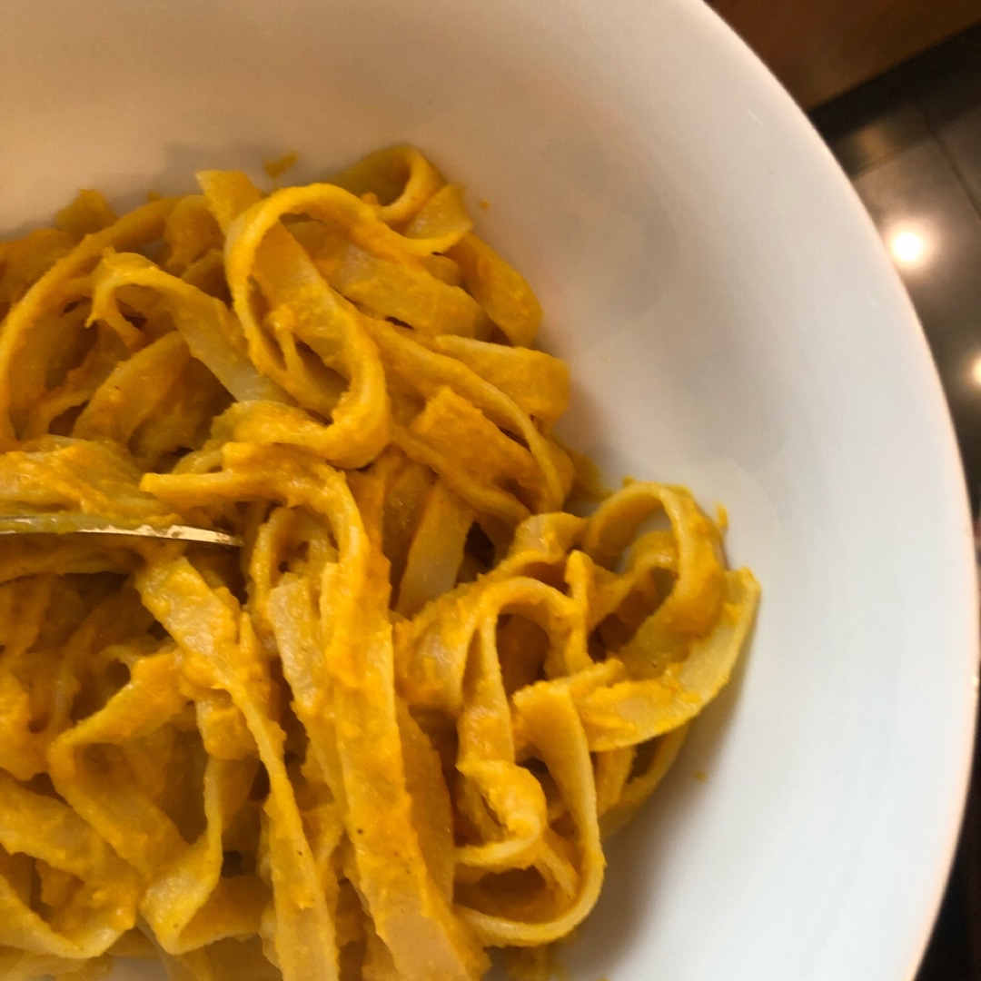 Spaghettis con salsa de curry Spaghettis con salsa de curry