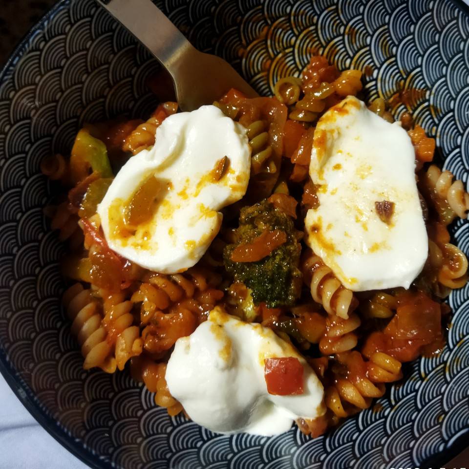 Macarrones con jamón serrano y verduras Macarrones con jamón serrano y verduras