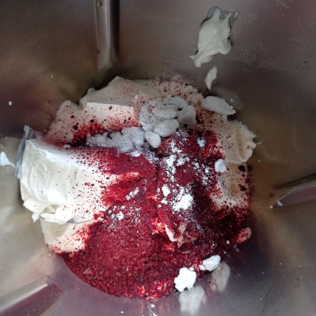 Pastel de remolacha 🍰 relleno de mousse de queso 💖 Paso 12