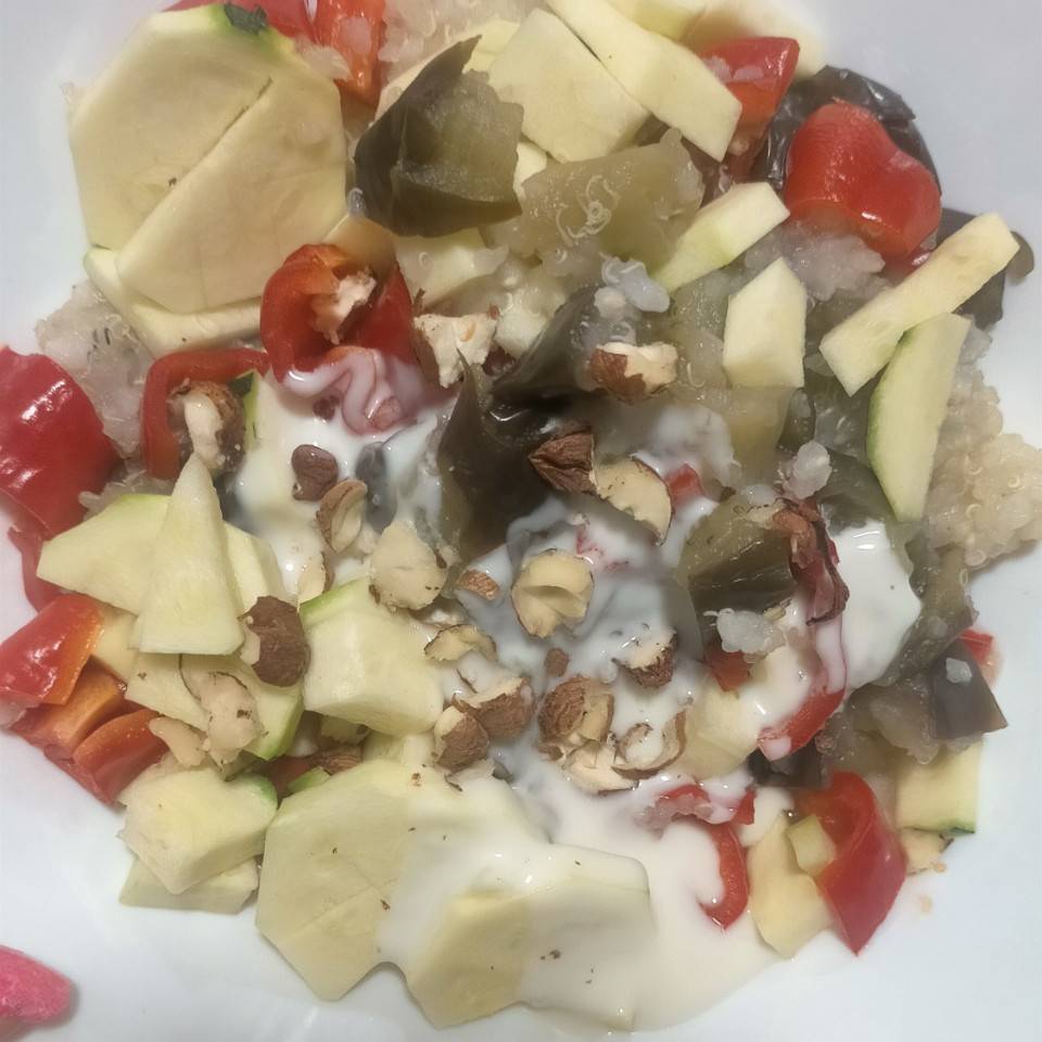 Ensalada de quinoa con pepino,  pimiento y berenjena 🍆 🫑 🥒