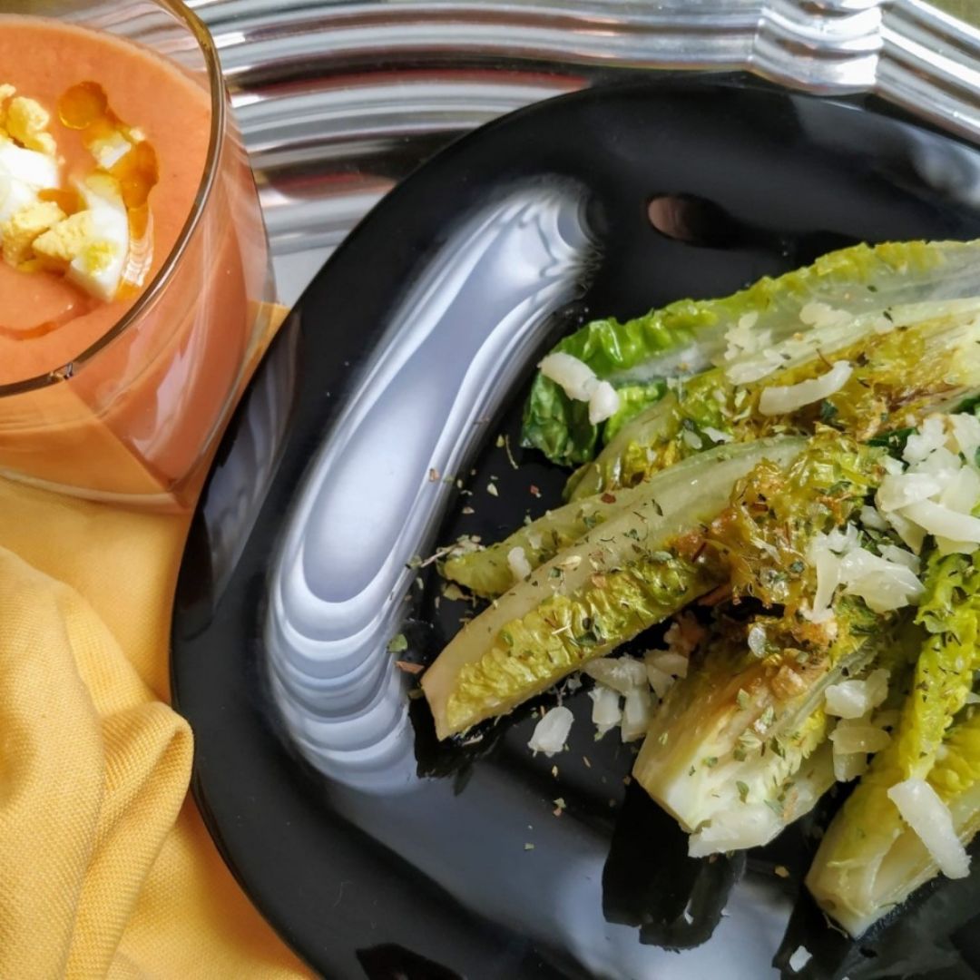 Ensalada templada de lechuga con salmorejo casero Ensalada templada de lechuga con salmorejo casero