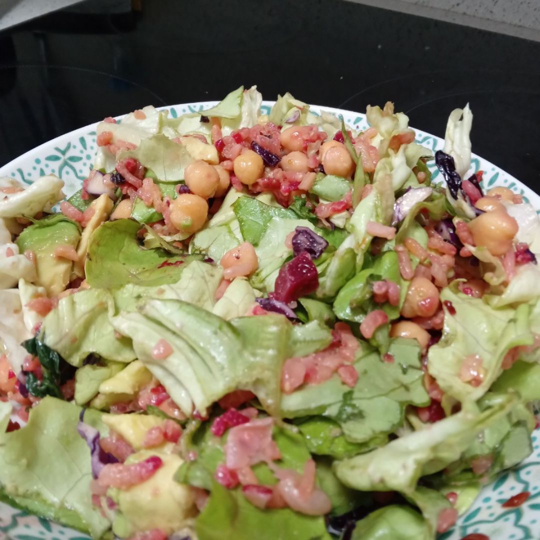 Ensalada templada de arroz y garbanzos