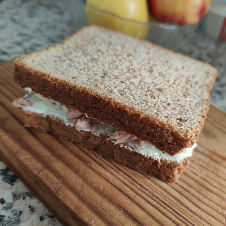 Sandwich de pepino y atún Sandwich de pepino y atún