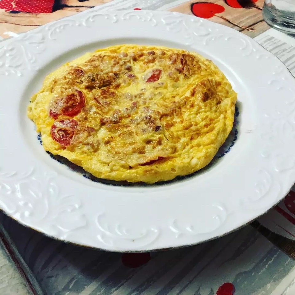 Tortilla con cherrys y mozzarela