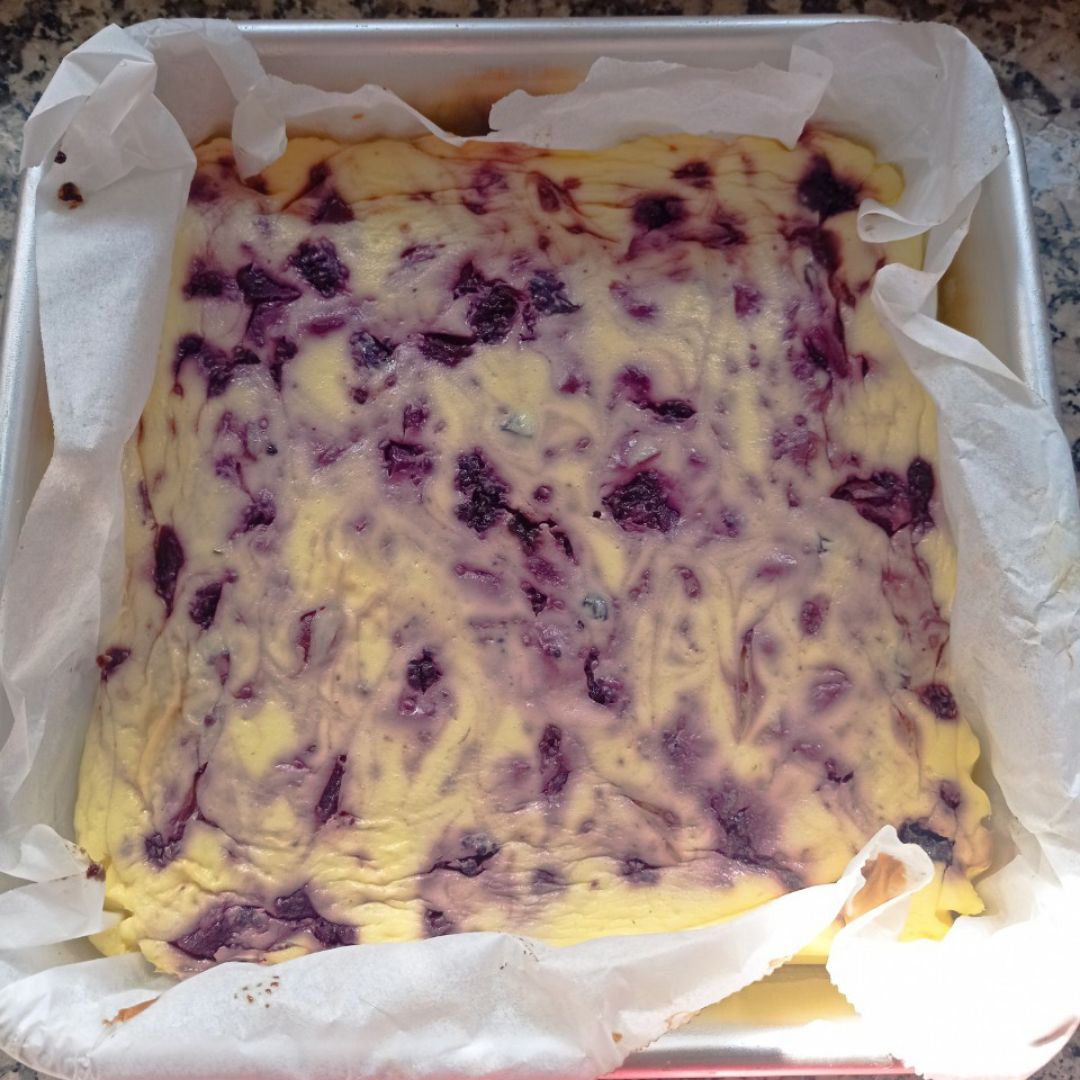 Barritas de cheesecake 🍰de arándanos 🫐 Paso 3 Barritas de cheesecake 🍰de arándanos 🫐 Paso 3