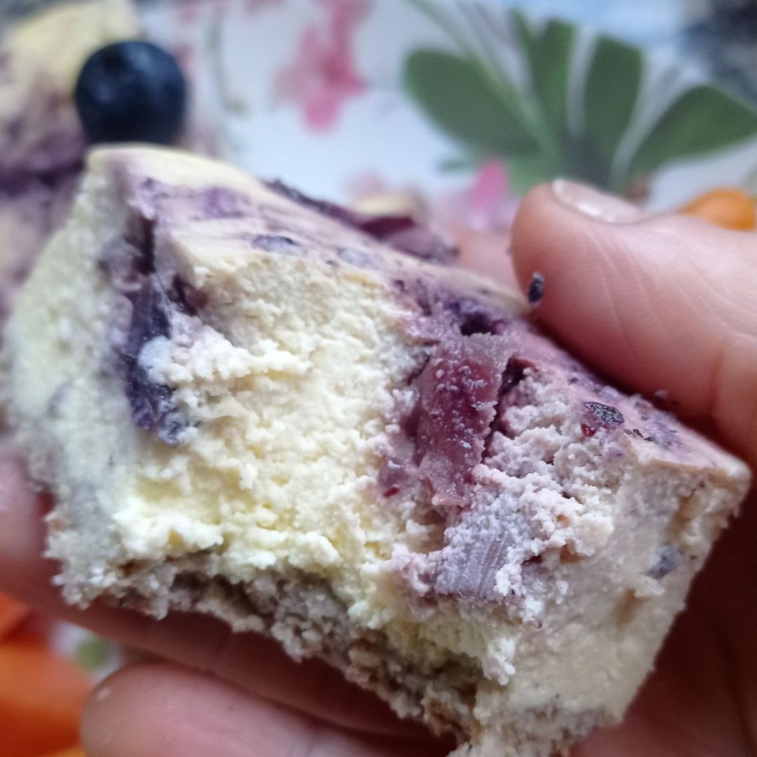 Barritas de cheesecake 🍰de arándanos 🫐 Paso 6 Barritas de cheesecake 🍰de arándanos 🫐 Paso 6