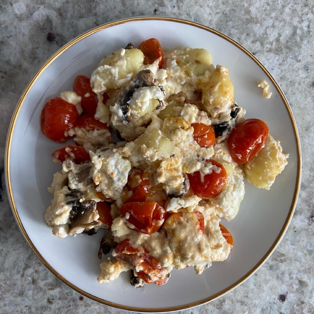 ñoquis con queso feta, champis y cherry Paso 3 ñoquis con queso feta, champis y cherry Paso 3