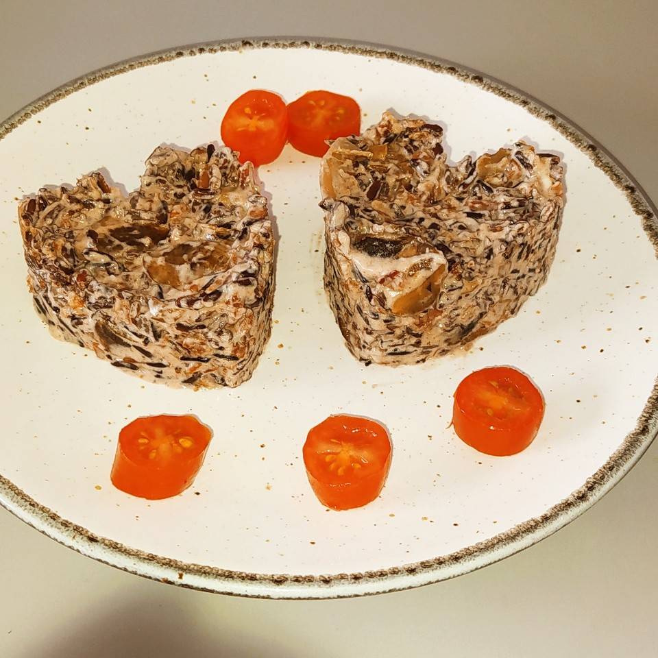 Risotto de arroz negro, jamón y setas 🍄