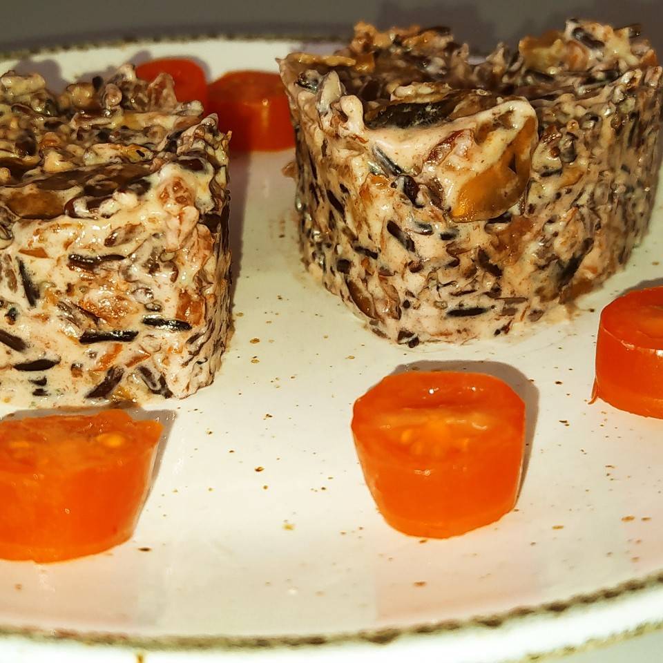 Risotto de arroz negro, jamón y setas 🍄