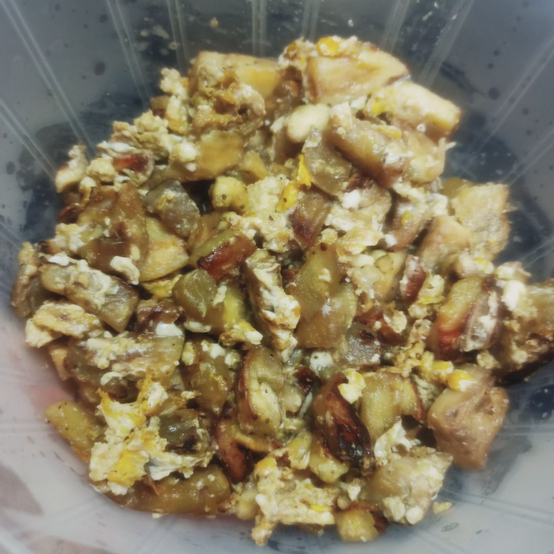 REVUELTO DE BERENJENA Y AJO🍆🧄🥚 REVUELTO DE BERENJENA Y AJO🍆🧄🥚