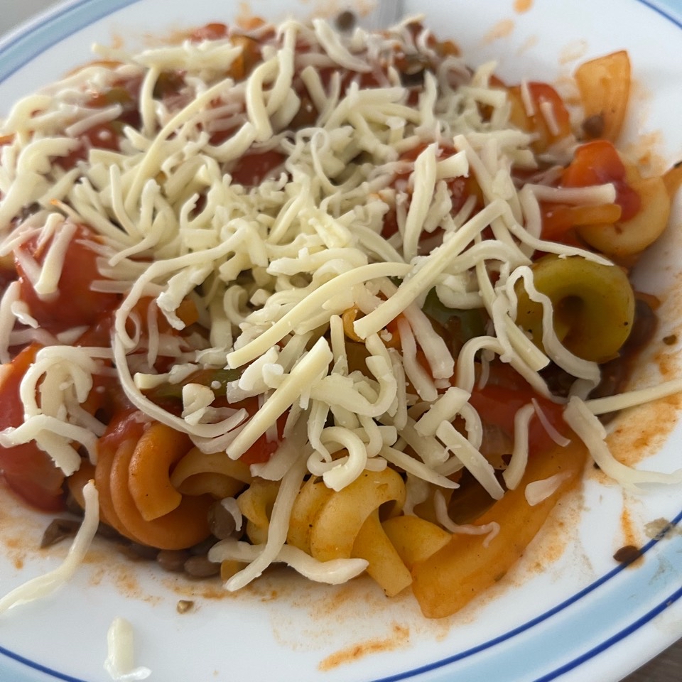 Boloñesa de lentejas con tomate frío Boloñesa de lentejas con tomate frío