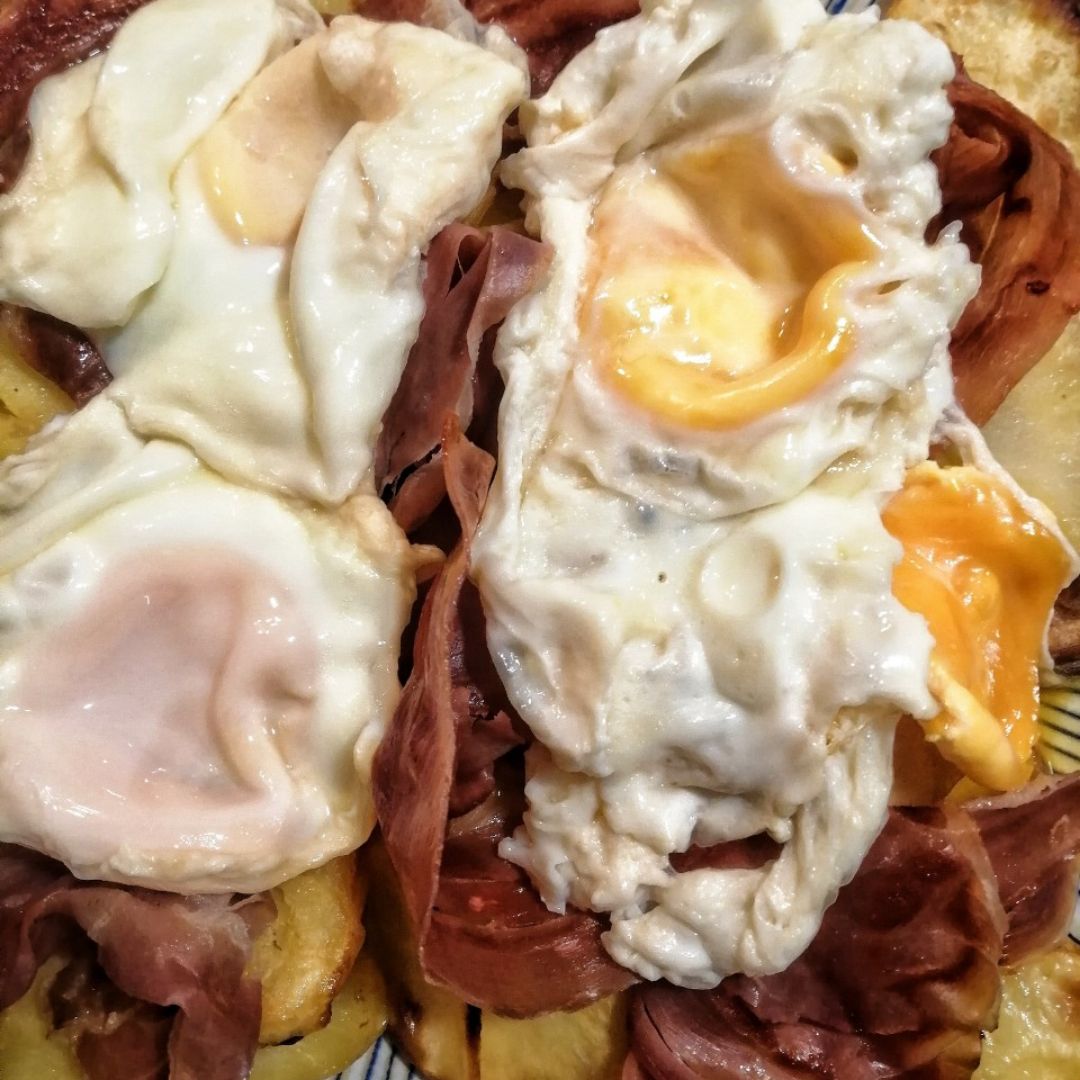 Huevos rotos con jamón Paso 5 Huevos rotos con jamón Paso 5