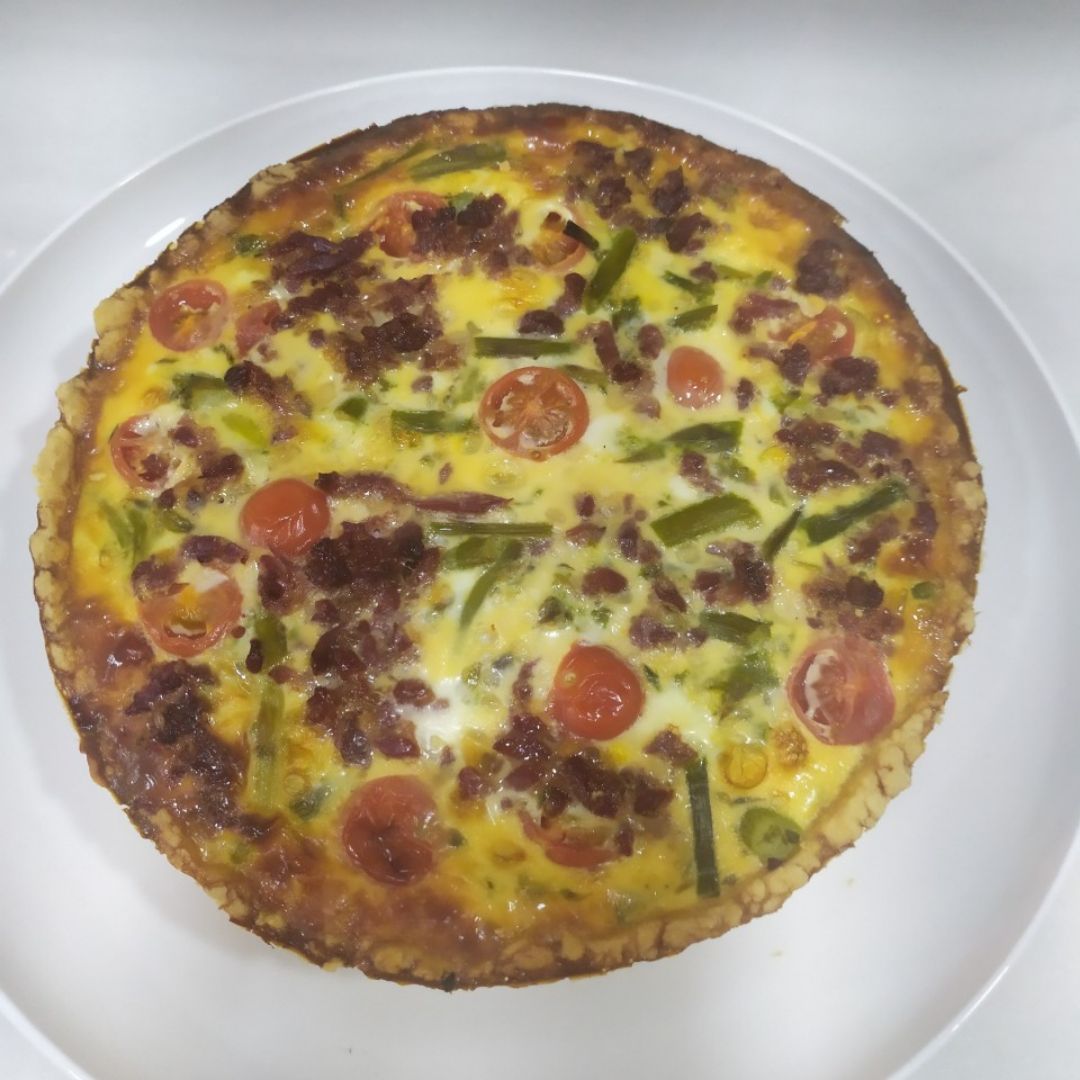 Quiché de espárragos verdes y cherrys Quiché de espárragos verdes y cherrys
