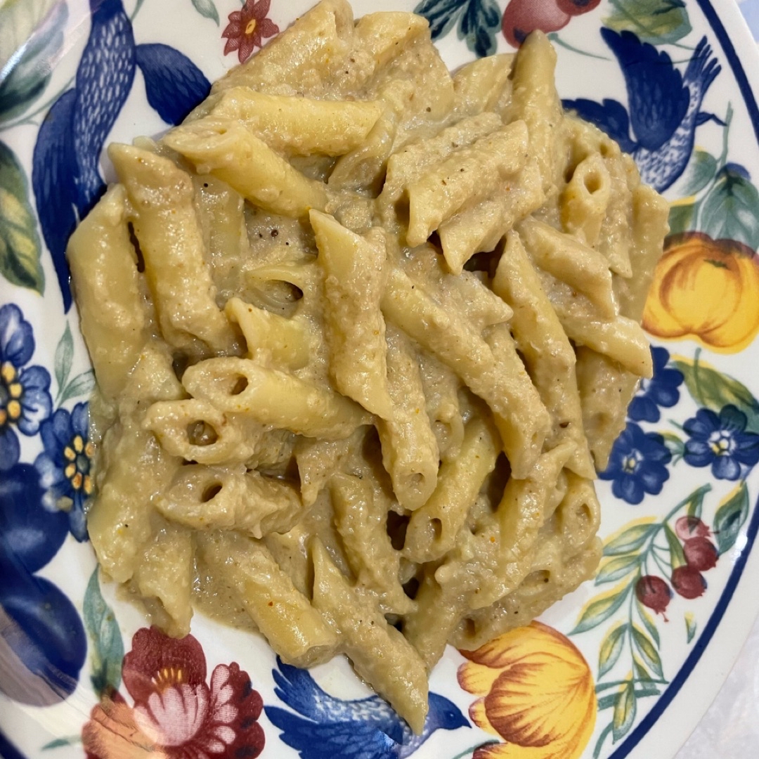 Macarrones con salsa de berenjena, pera y coco Macarrones con salsa de berenjena, pera y coco