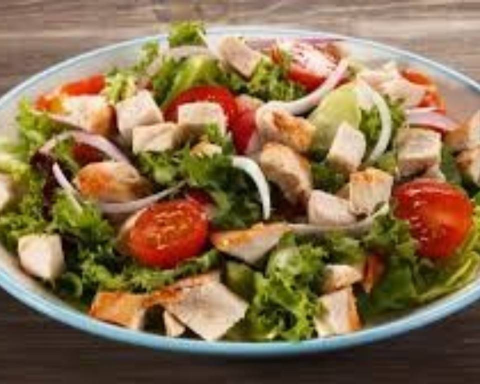 Ensalada de Pollo con tomate Ensalada de Pollo con tomate