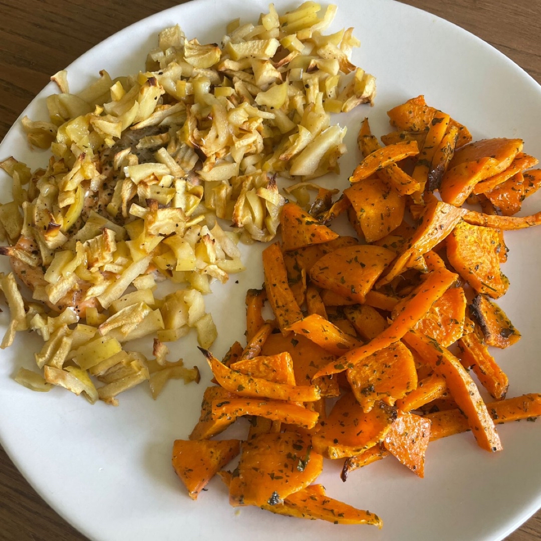 Salmón al horno con manzana y boniato Salmón al horno con manzana y boniato