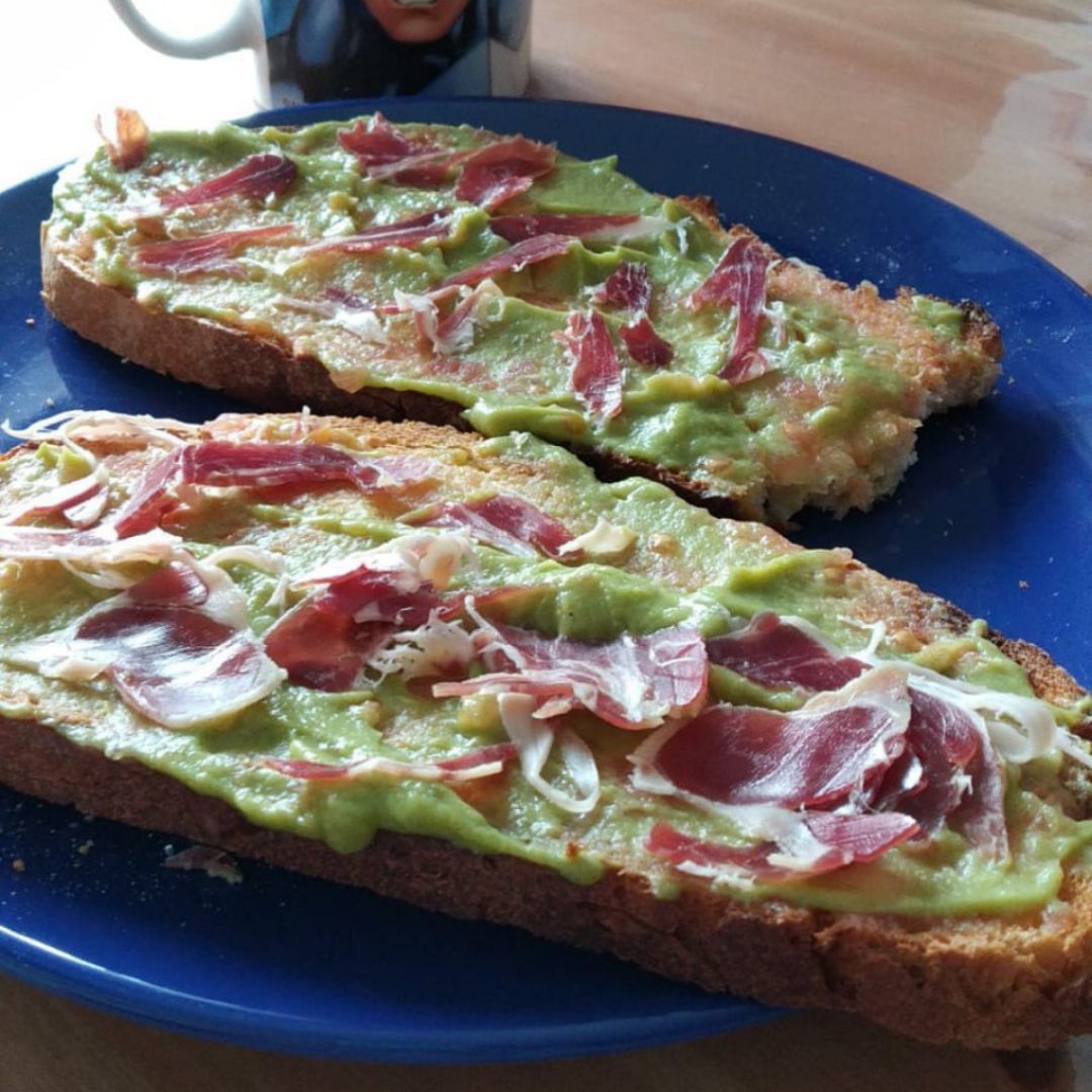 Tostadas de jamón y tomate