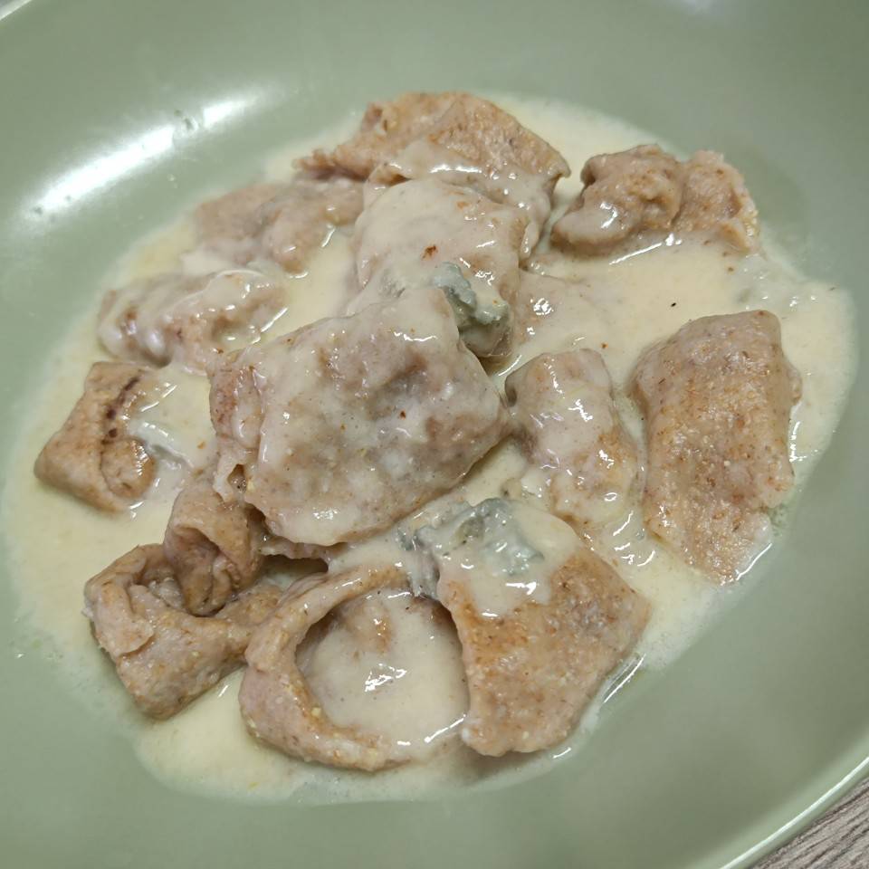 Tortellini integral fresca de calabaza y bacon con salsa gorgonzola Tortellini integral fresca de calabaza y bacon con salsa gorgonzola