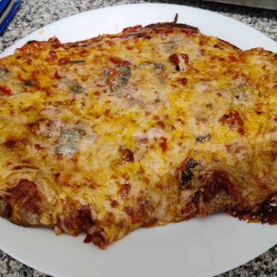 Pizza 4 quesos Pizza 4 quesos