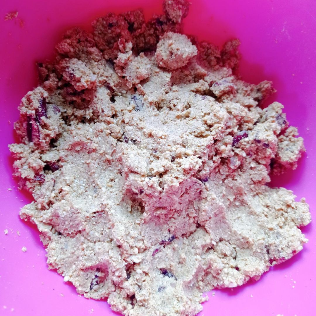 Cookies 🍪 de chufa con chocolate 🍫 y arándanos 🫐 Paso 3 Cookies 🍪 de chufa con chocolate 🍫 y arándanos 🫐 Paso 3