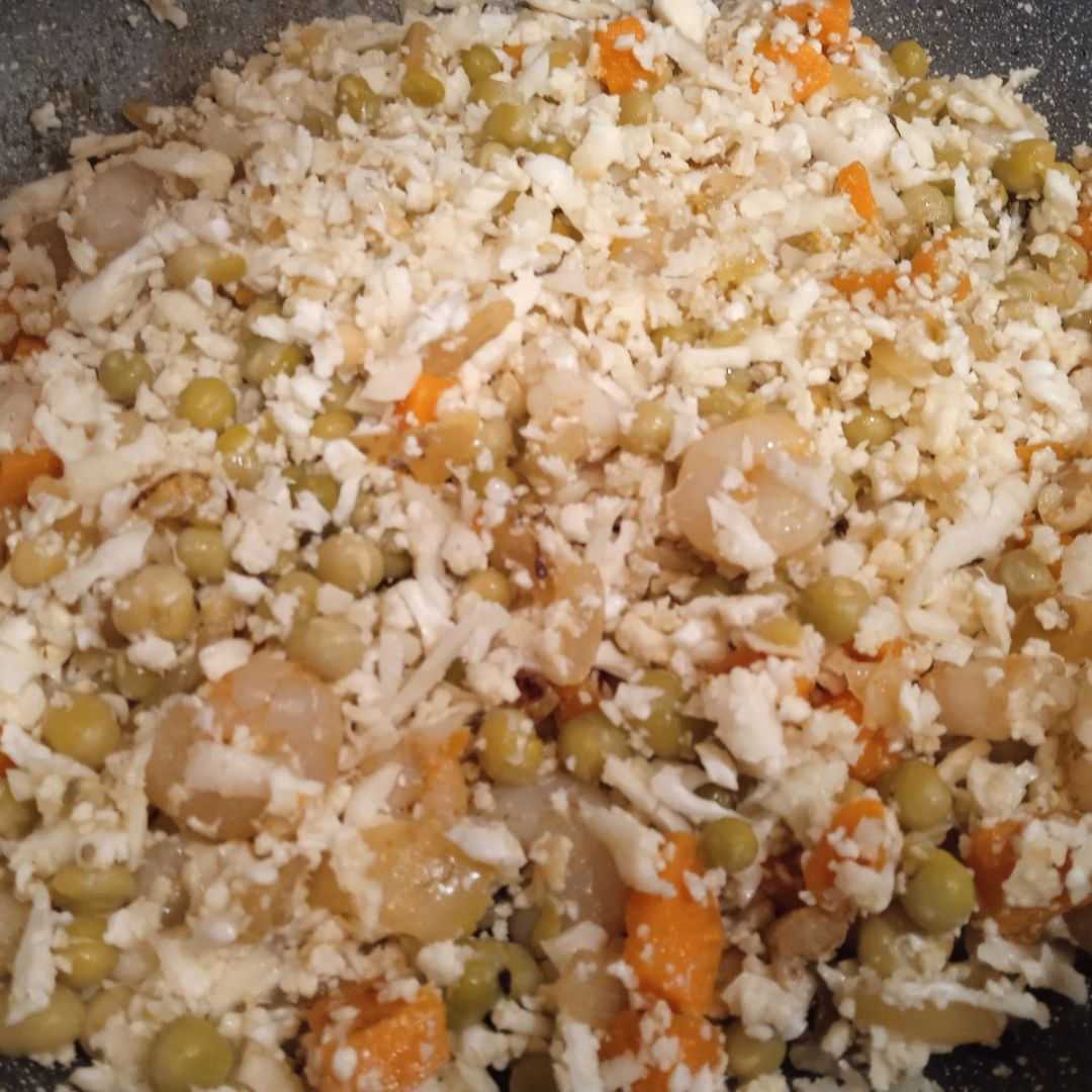 Falso arroz de coliflor tres delicias Paso 4