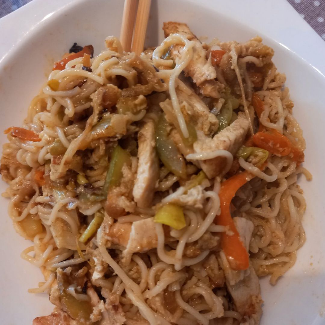 Wok de pollo y verduras Wok de pollo y verduras