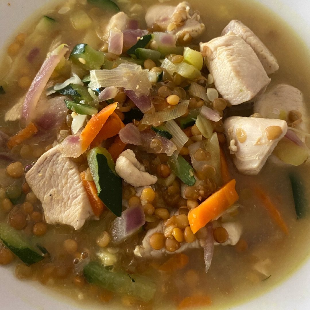 Lentejas con pollo y verduras al curry Lentejas con pollo y verduras al curry