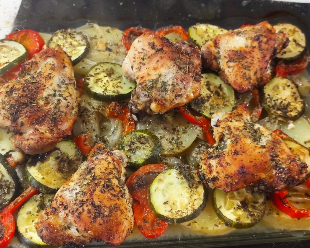 Asado de contramuslos y verduras Paso 4 Asado de contramuslos y verduras Paso 4