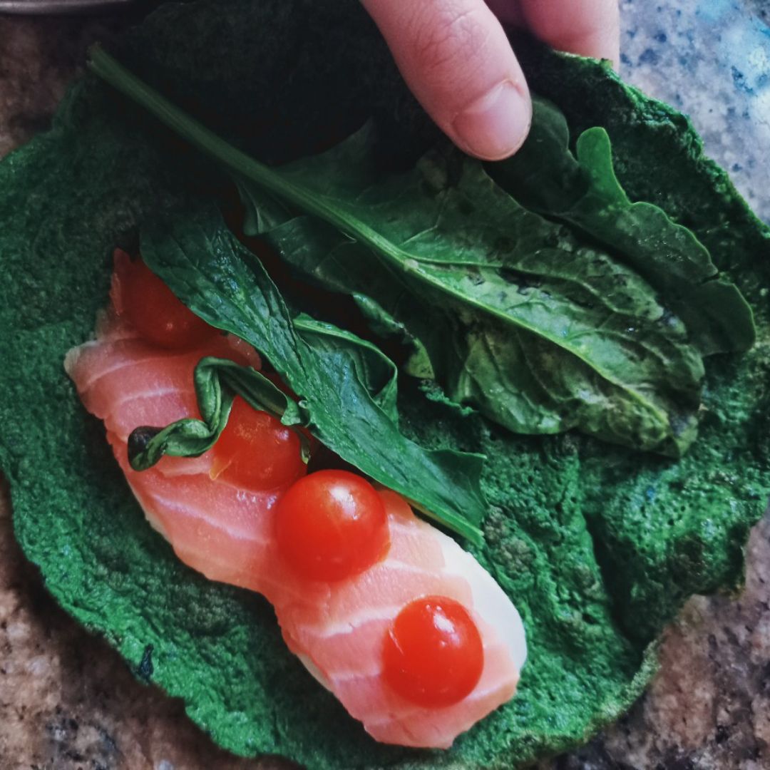 CREPES DE ESPINACAS CON SALMON🥬 CREPES DE ESPINACAS CON SALMON🥬
