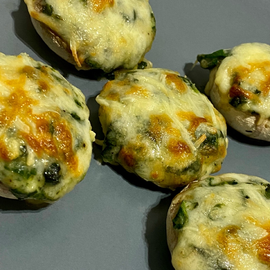 Champiñones rellenos de espinacas Champiñones rellenos de espinacas