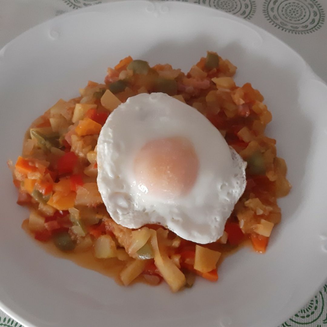 Pisto con huevo Pisto con huevo