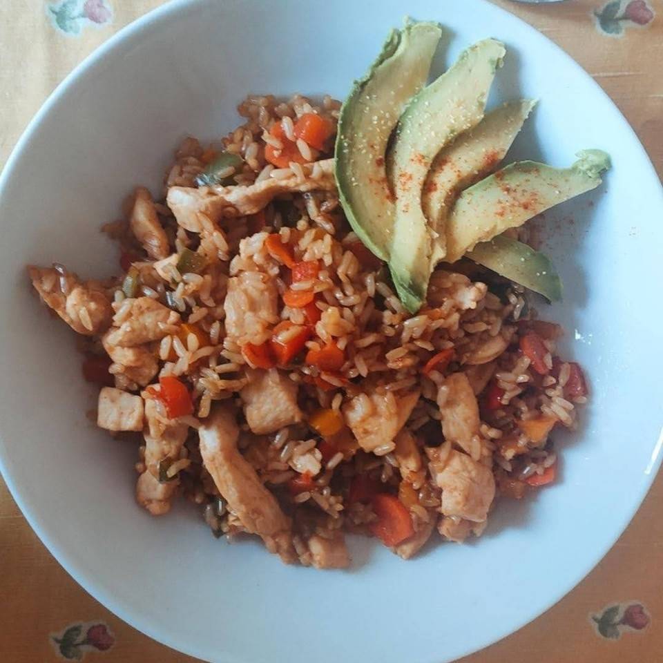 Revuelto de lomo con pimiento y arroz Revuelto de lomo con pimiento y arroz