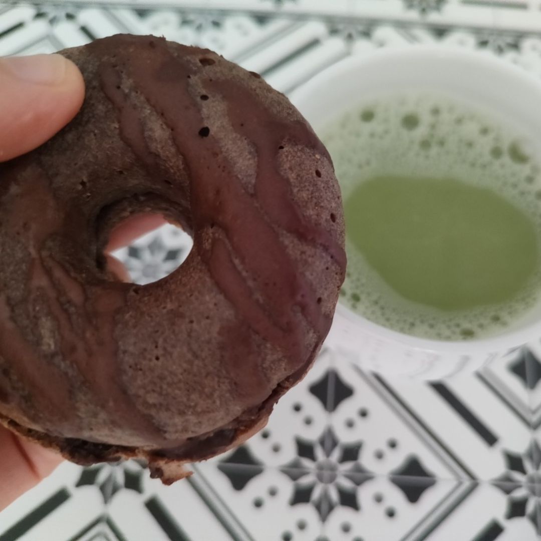 Donuts de cacao con te matcha Donuts de cacao con te matcha