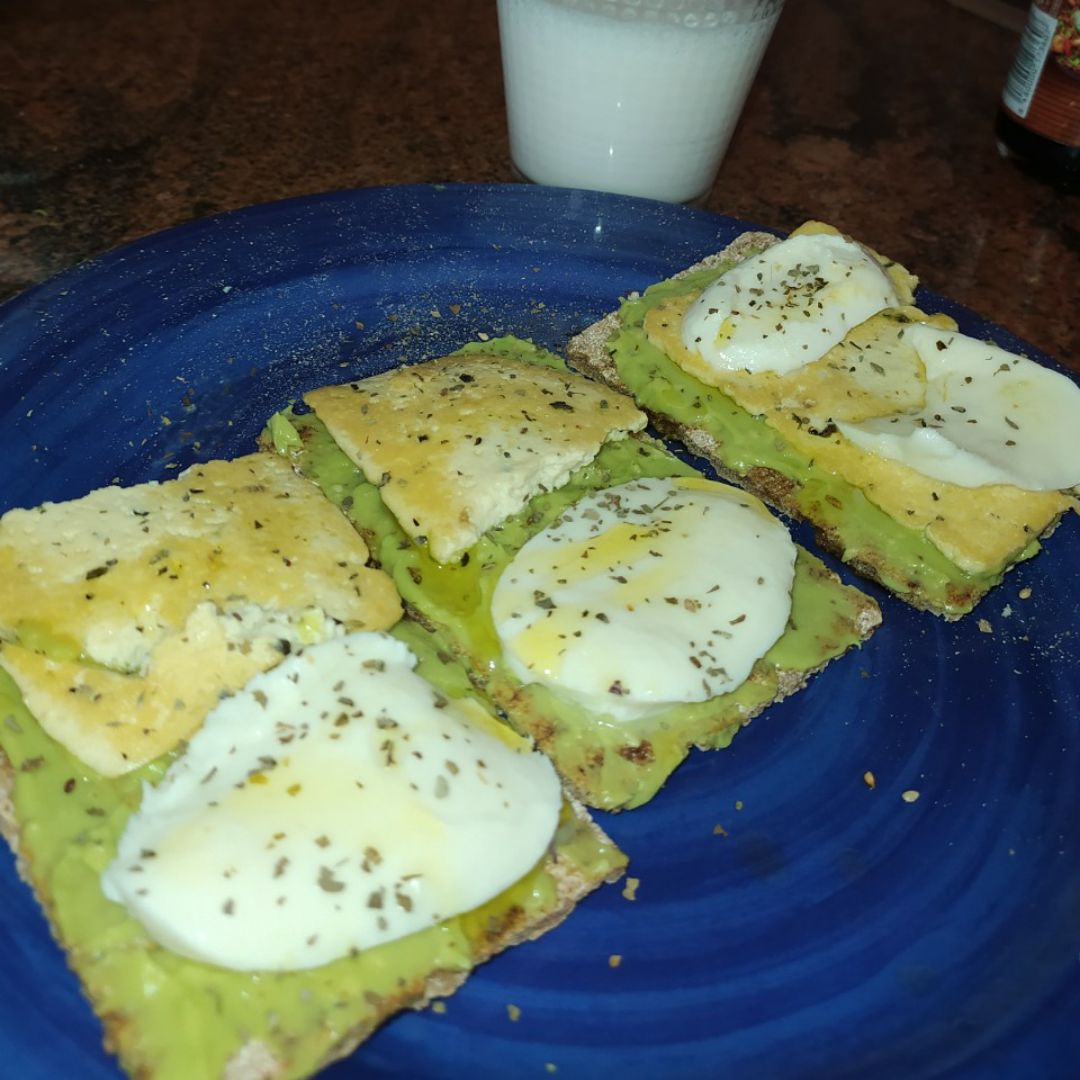 Tostadas de aguacate tofu y mozzarela Tostadas de aguacate tofu y mozzarela