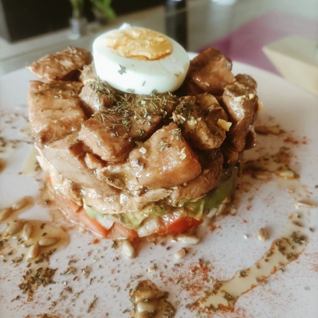 Steak tartar salmon y aguacate Steak tartar salmon y aguacate