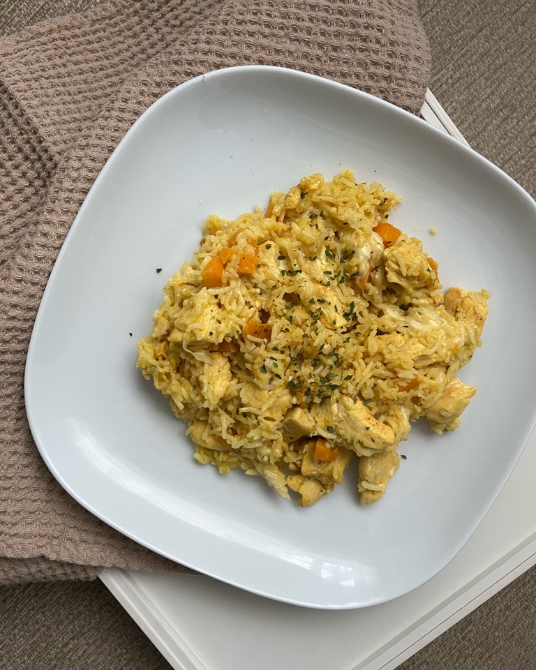 Arroz con pollo al curry de calabaza y queso 🎃 