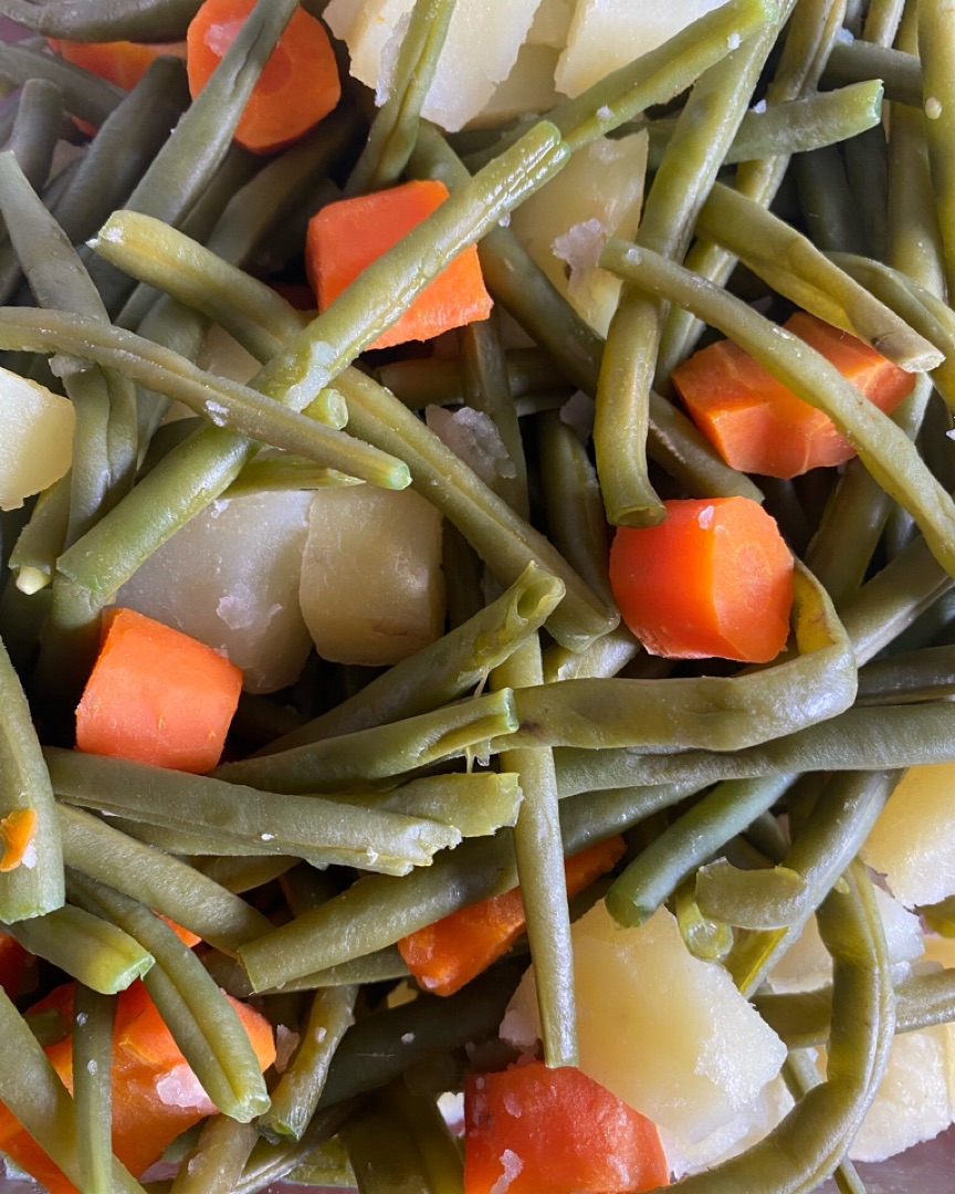 Judías con patatas y zanahoria Judías con patatas y zanahoria