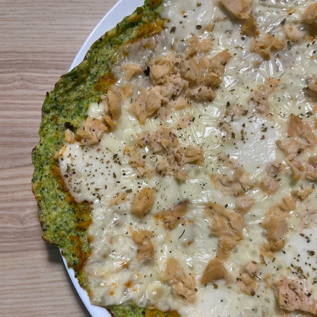 Pizza con base de brocoli