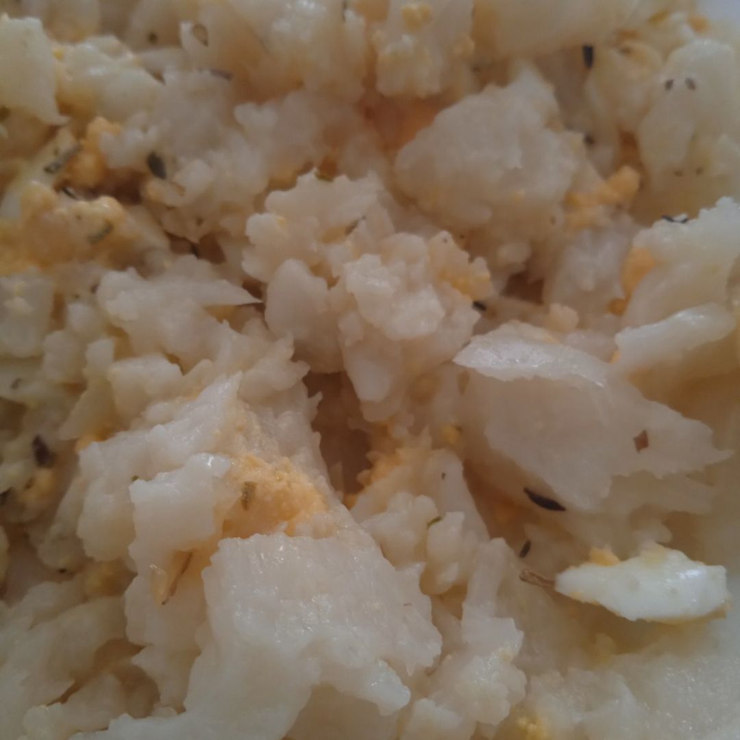 Coliflor con huevo duro
