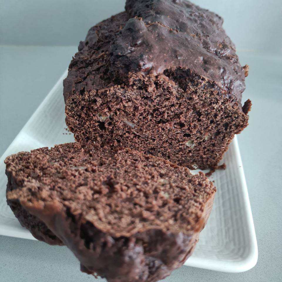 Pan de plátano de chocolate y avellanas 