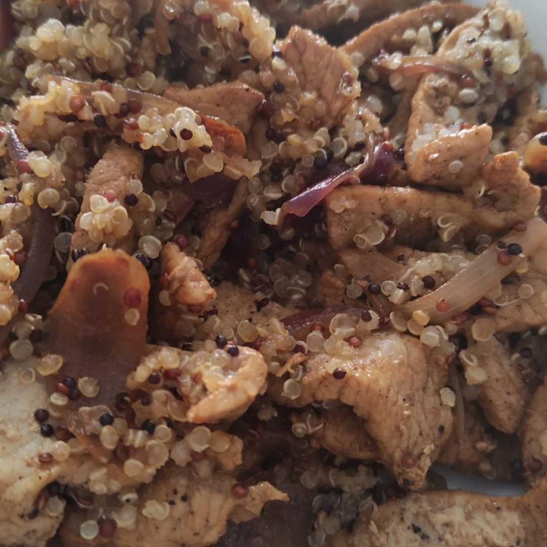 Salteado de quinoa con lomo Salteado de quinoa con lomo