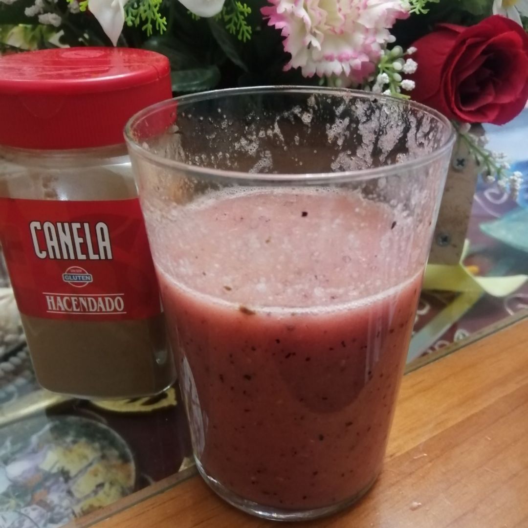 Smoothie frío de frutas Smoothie frío de frutas