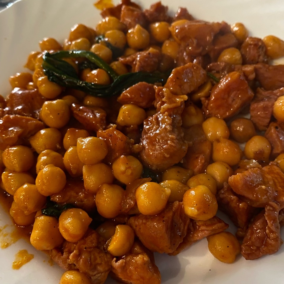 Garbanzos con pavo y espinacas 