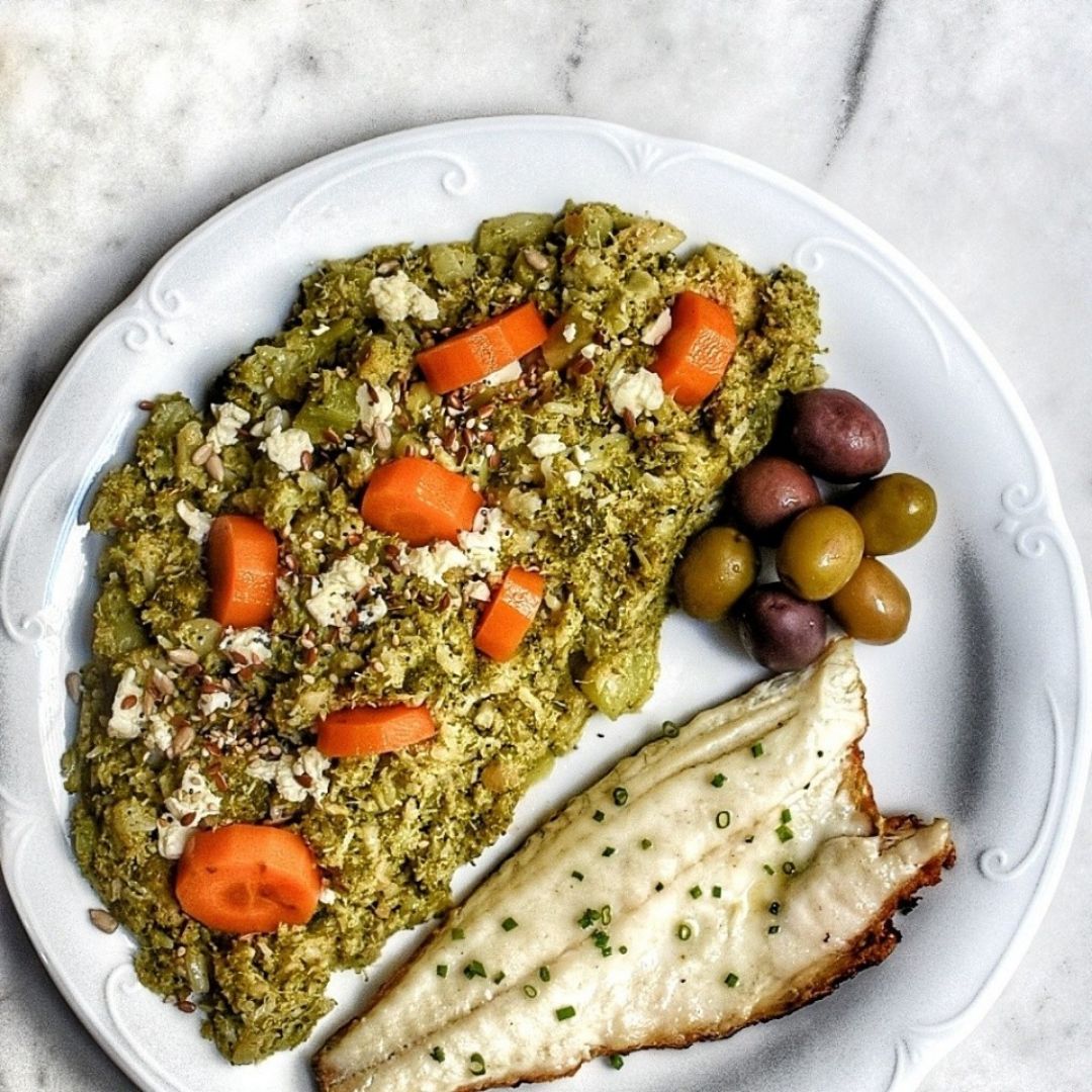 Puré de brócoli al ajillo con queso feta 🧀 y zanahorias