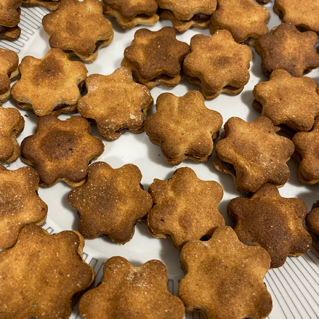 Galletas de avena y limón rellenas de chocolate 🍪 Paso 4 Galletas de avena y limón rellenas de chocolate 🍪 Paso 4