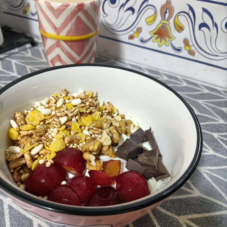 Yogurt con ciruelas Yogurt con ciruelas